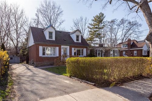 17 Thorndale St N, Hamilton, ON, L8S3K5 | Card Image