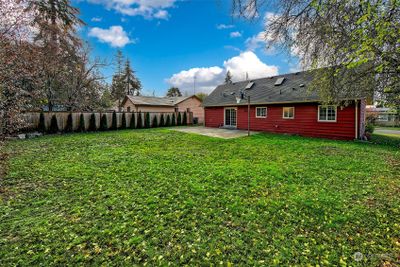 Large Fenced Backyard. Got Dog? | Image 3