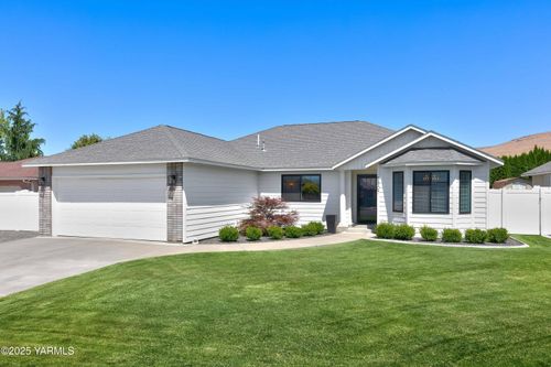 5507 Castle Mountain Ct, Yakima, WA, 98901 | Card Image