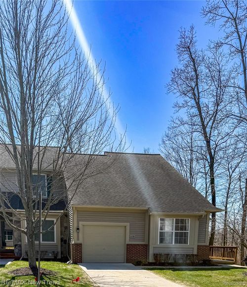 41785 Independence Dr, Novi, MI, 48377-1586 | Card Image