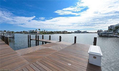 128 Bayview Ave, NAPLES, FL, 34108-2138 | Card Image