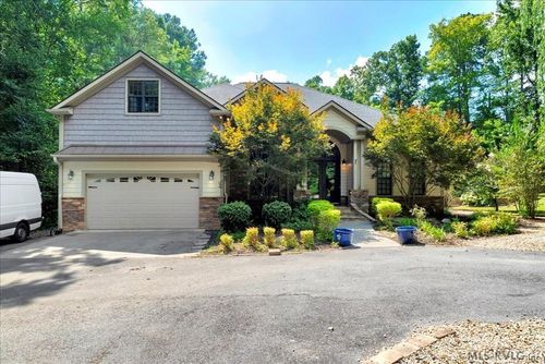 213 Wagon Dr, Bracey, VA, 23919-2955 | Card Image