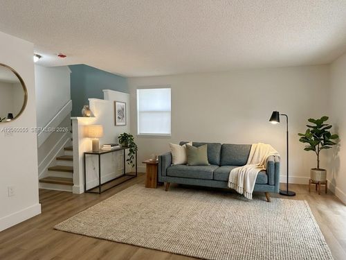 0-9055 Sw 147th Ct, Miami, FL, 33196-4104 | Card Image