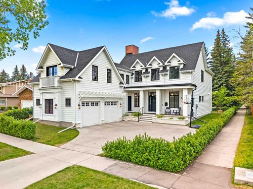 3731 37 St Nw, Calgary, AB, T2L2J2 | Card Image