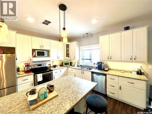 1411 2nd Ave N, Saskatoon, SK, S7K2E7 | Card Image