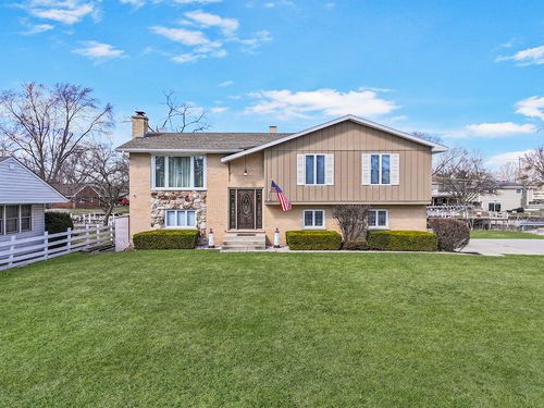 3000 Miller Dr, McHenry, IL, 60050-8223 | Card Image