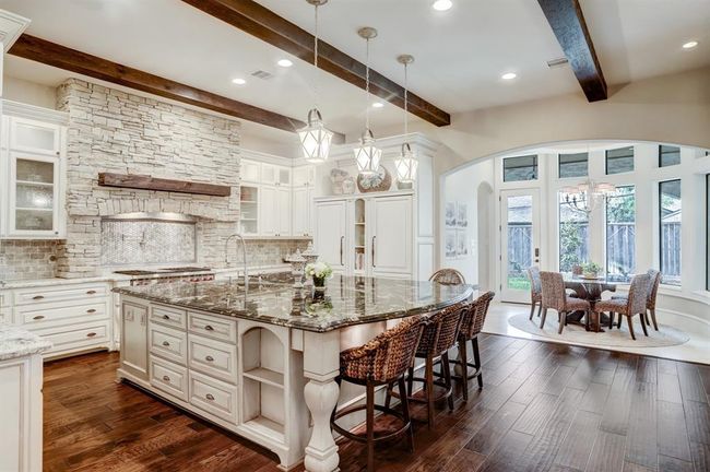 Inviting eat-in kitchen. | Image 11