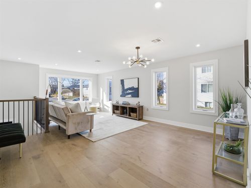 a-138 Weigands Ln, Secaucus, NJ, 07094-2124 | Card Image