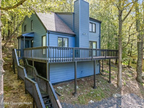 214 Regent St, Bushkill, PA, 18324-8526 | Card Image