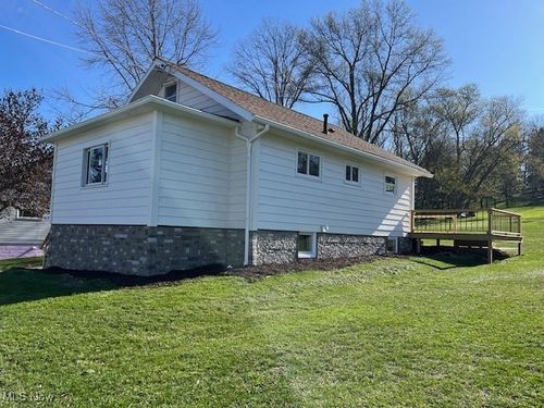 67773 Pine Ln, Saint Clairsville, OH, 43950-9718 | Card Image