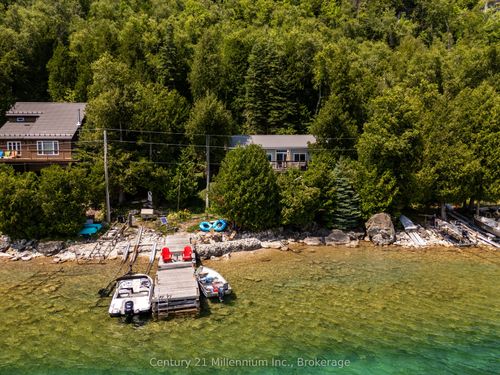 113 Water St, Northern Bruce Peninsula, ON, N0H2T0 | Card Image
