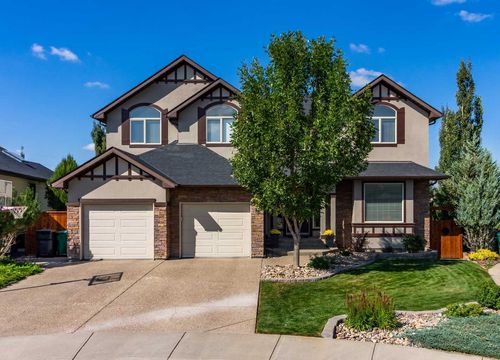 46 Canyoncrest Court W, Home with 6 bedrooms, 4 bathrooms and 4 parking in Lethbridge AB | Card Image