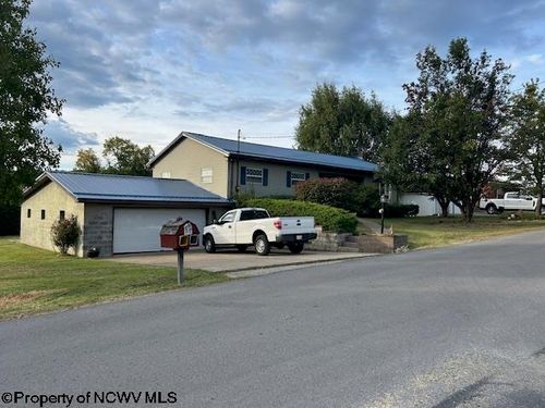 68 Crescent Ave, Buckhannon, WV, 26201-3921 | Card Image
