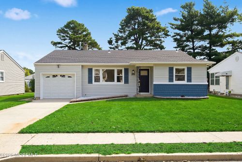 26 Nostrand Dr, Toms River, NJ, 08757-5642 | Card Image
