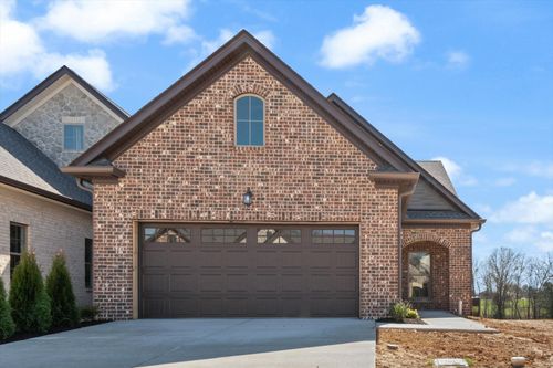 456 W Foxrun, Springfield, TN, 37172-7201 | Card Image