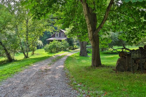 998 Sulphur Springs Rd, Dundas, ON, L9H5E3 | Card Image