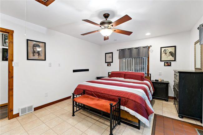 3354 Millers Run Rd, House other with 2 bedrooms, 2 bathrooms and 5 parking in Cecil PA | Image 13