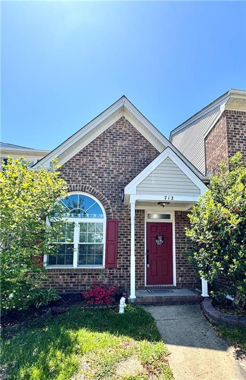 712 S Lake Cir, Chesapeake, VA, 23322-8368 | Card Image