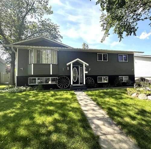 15 Westbrook Cres W, Brooks, AB, T1R0B5 | Card Image
