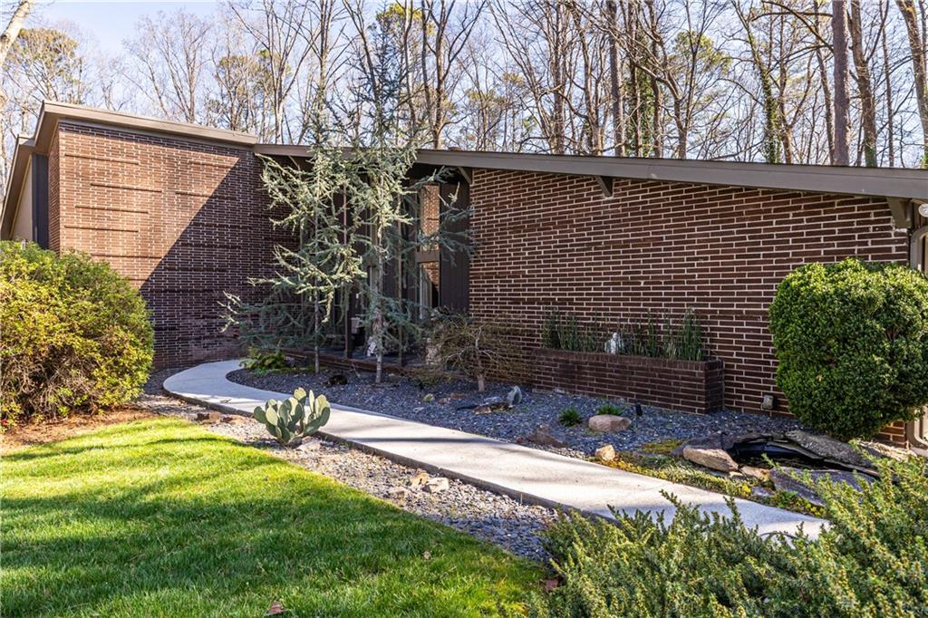 2657 Regency Drive E, For Sale in Tucker Zoocasa