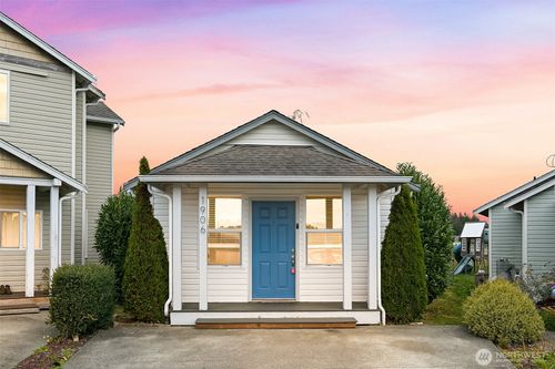 1906 N 30th St, Mount Vernon, WA, 98273-8914 | Card Image