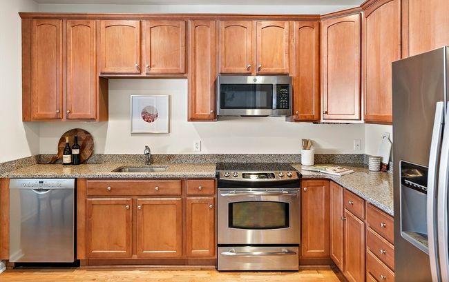 303 - 107 Clocktower Dr, Condo with 2 bedrooms, 2 bathrooms and null parking in Waltham MA | Image 6