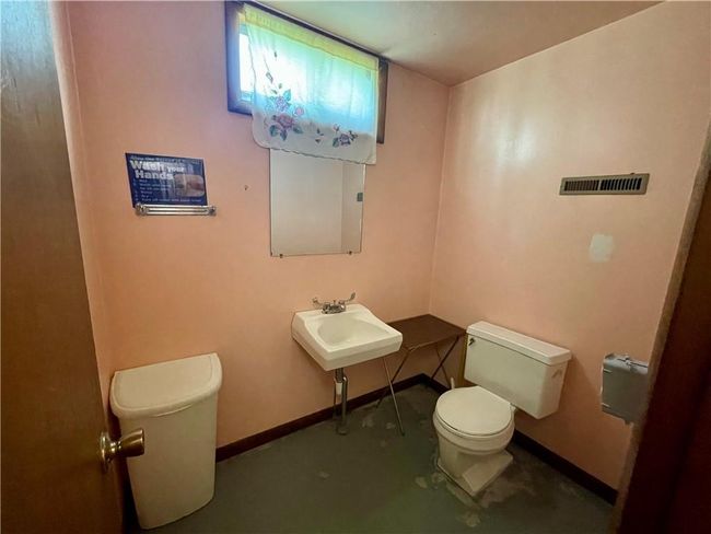 130 W 2 Nd St, Home with 2 bedrooms, 2 bathrooms and null parking in Clearmont MO | Image 22