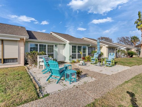 10109 Schaper Rd, Galveston, TX, 77554-7101 | Card Image