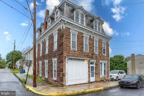 107 W Front St, LEWISBERRY, PA, 17339-9675 | Card Image