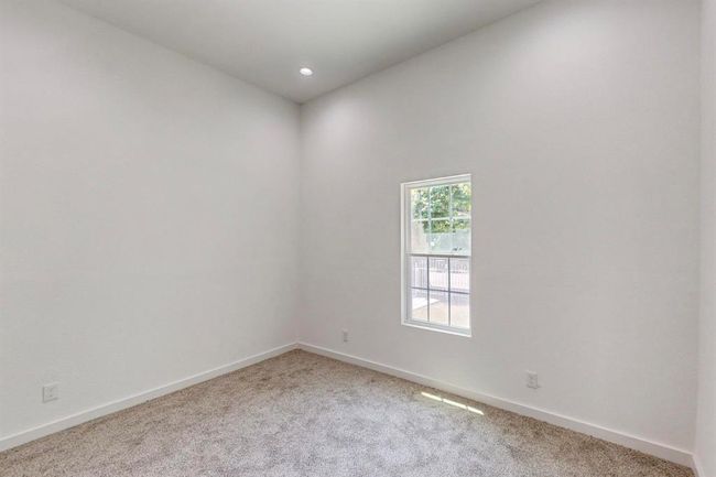 View of carpeted empty room | Image 23