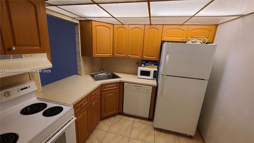 apt-117-851 Three Islands Blvd, Hallandale Beach, FL, 33009-2835 | Card Image