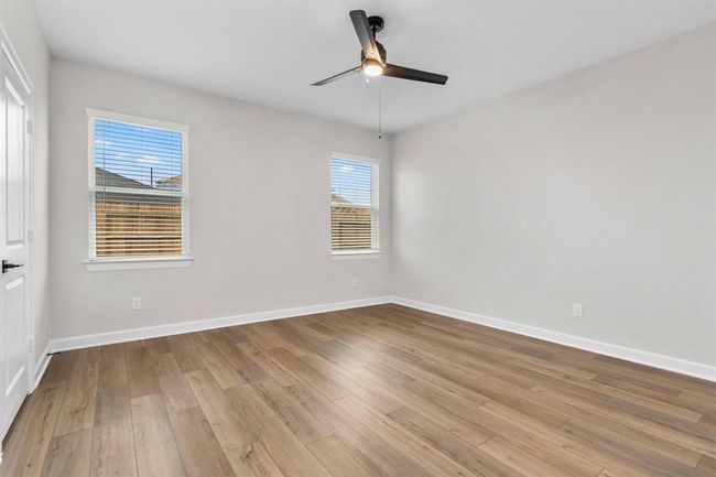 926 Whispering Winds Dr, House other with 4 bedrooms, 2 bathrooms and 2 parking in Beasley TX | Image 9