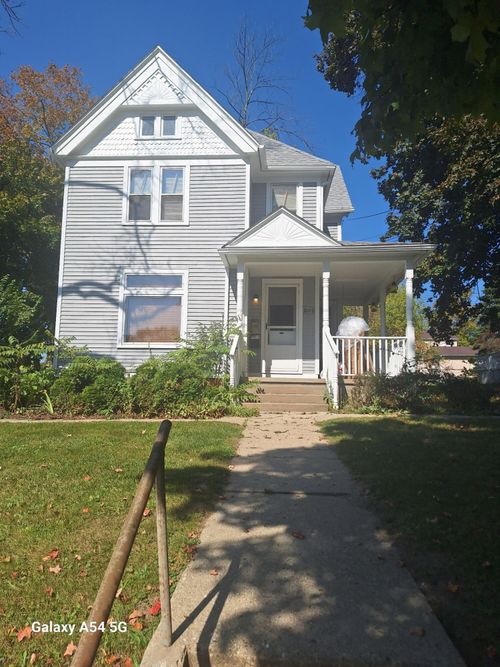 202 W Henry St, Saline, MI, 48176-2109 | Card Image