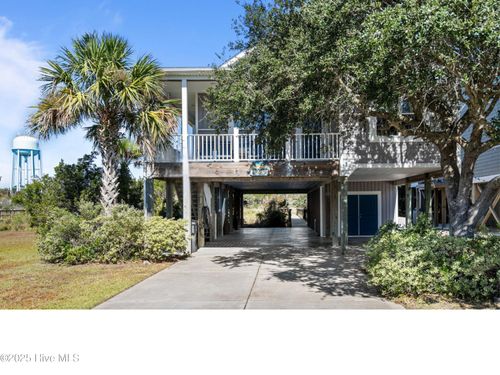 3208 E Pelican Dr, Oak Island, NC, 28465-5851 | Card Image