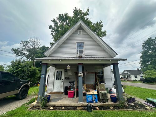 9 E Liberty St, Greencastle, IN, 46135-1246 | Card Image
