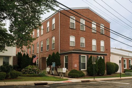 34 Village Ml, Haverstraw, NY, 10927-1063 | Card Image