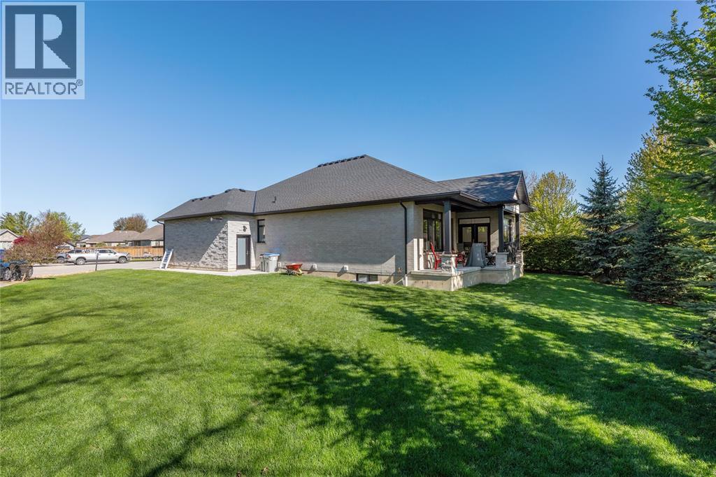 Residential in Lambton Shores 4