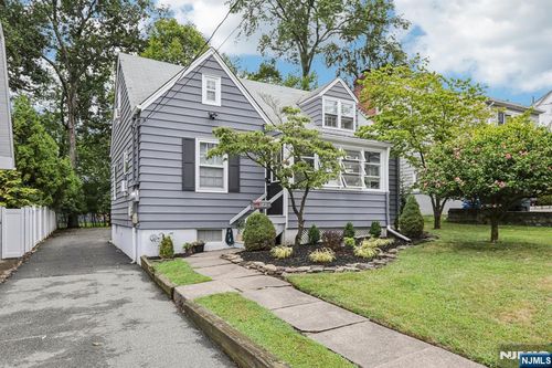 182 Woodland Ave, Verona, NJ, 07044-2208 | Card Image