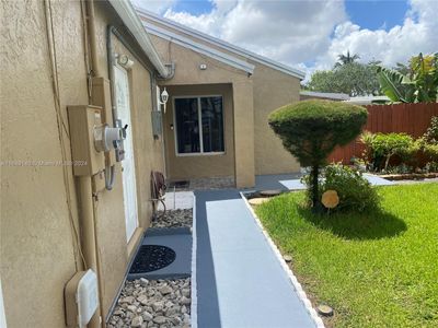 2460 Sw 85th Ave, House other with 3 bedrooms, 3 bathrooms and null parking in Miramar FL | Image 3