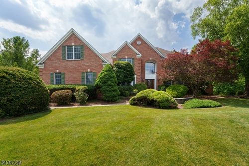 7 Silver Maple Ct, BELLE MEAD, NJ, 08502-5743 | Card Image