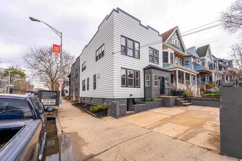 1-152 Bentley Ave, Jersey City, NJ, 07304-1702 | Card Image