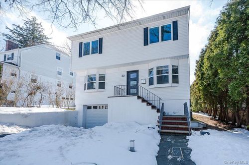 4 Lawrence Pl, Pelham, NY, 10803-2626 | Card Image