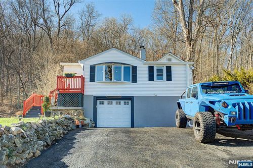 599 Berkshire Valley Rd, Wharton, NJ, 07885-1102 | Card Image