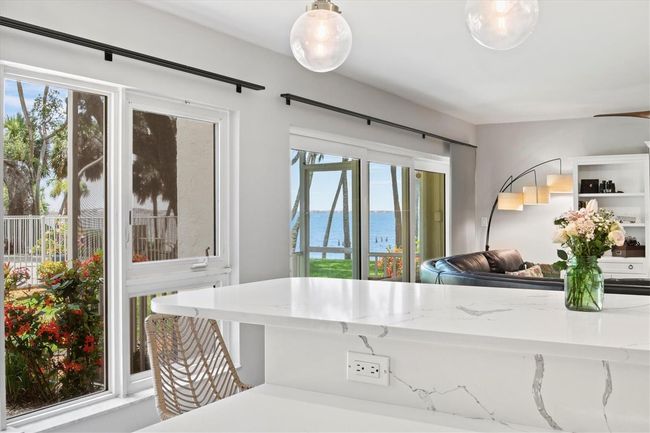 UNIT-103 - 1100 Imperial Dr, House other with 2 bedrooms, 2 bathrooms and null parking in Sarasota FL | Image 5
