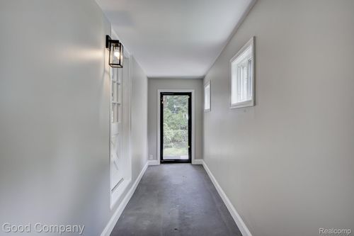 70 W Madge Ave, Hazel Park, MI, 48030-2041 | Card Image