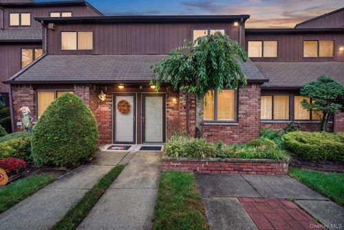 59 Stonegate Drive, New York, NY, 10304 | Card Image