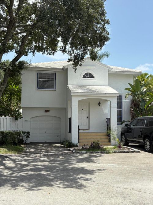 9825 Nw 2nd Ct, Plantation, FL, 33324-7093 | Card Image
