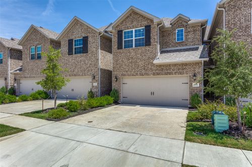 553 Hutchinson Ln, Lewisville, TX, 75077-3391 | Card Image
