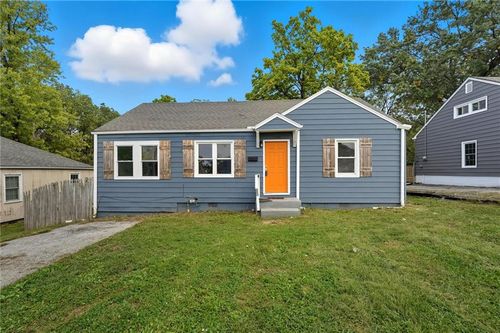 5609 Oakland Ave, Kansas City, MO, 64129-2642 | Card Image