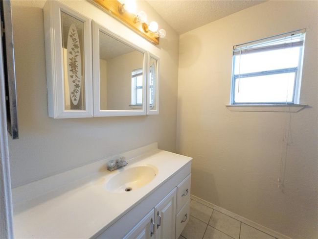 2907 Helmsley Dr, House other with 4 bedrooms, 2 bathrooms and null parking in Pearland TX | Image 14